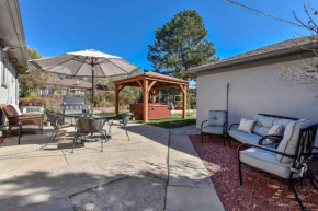 3BD Downtown Modern Home w Hot Tub & Grill